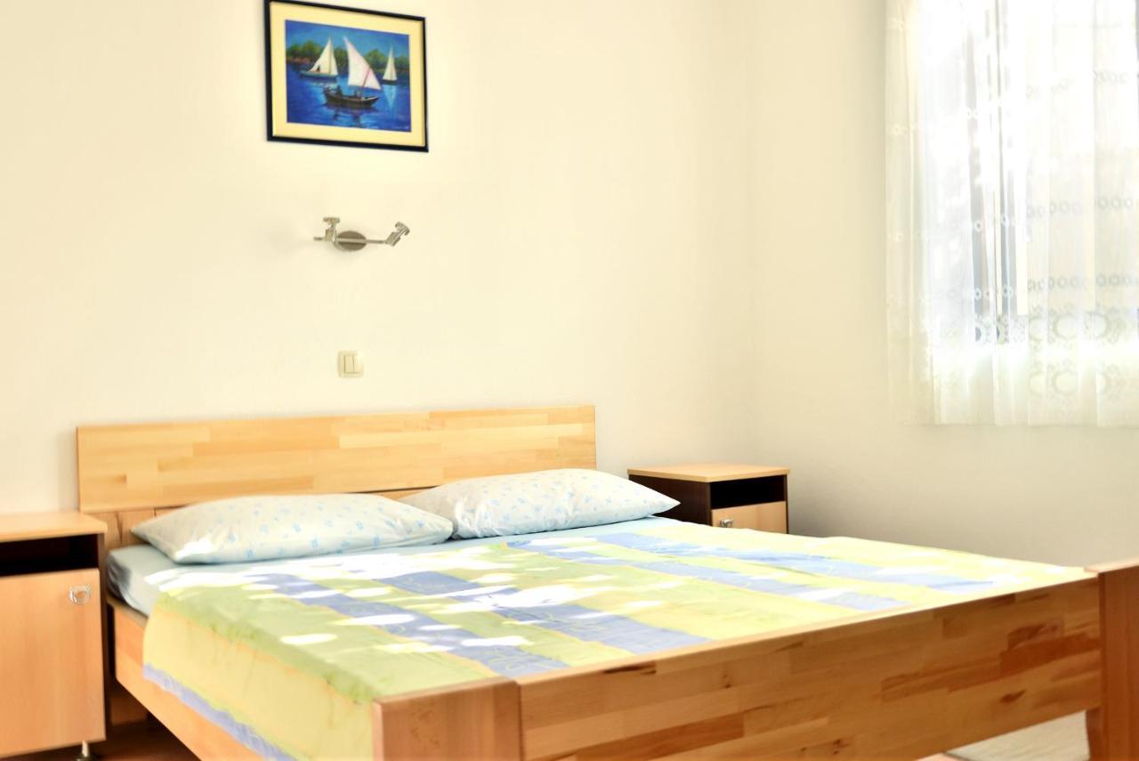 Apartments By The Sea Pisak, Omis - 658 미미체 외부 사진